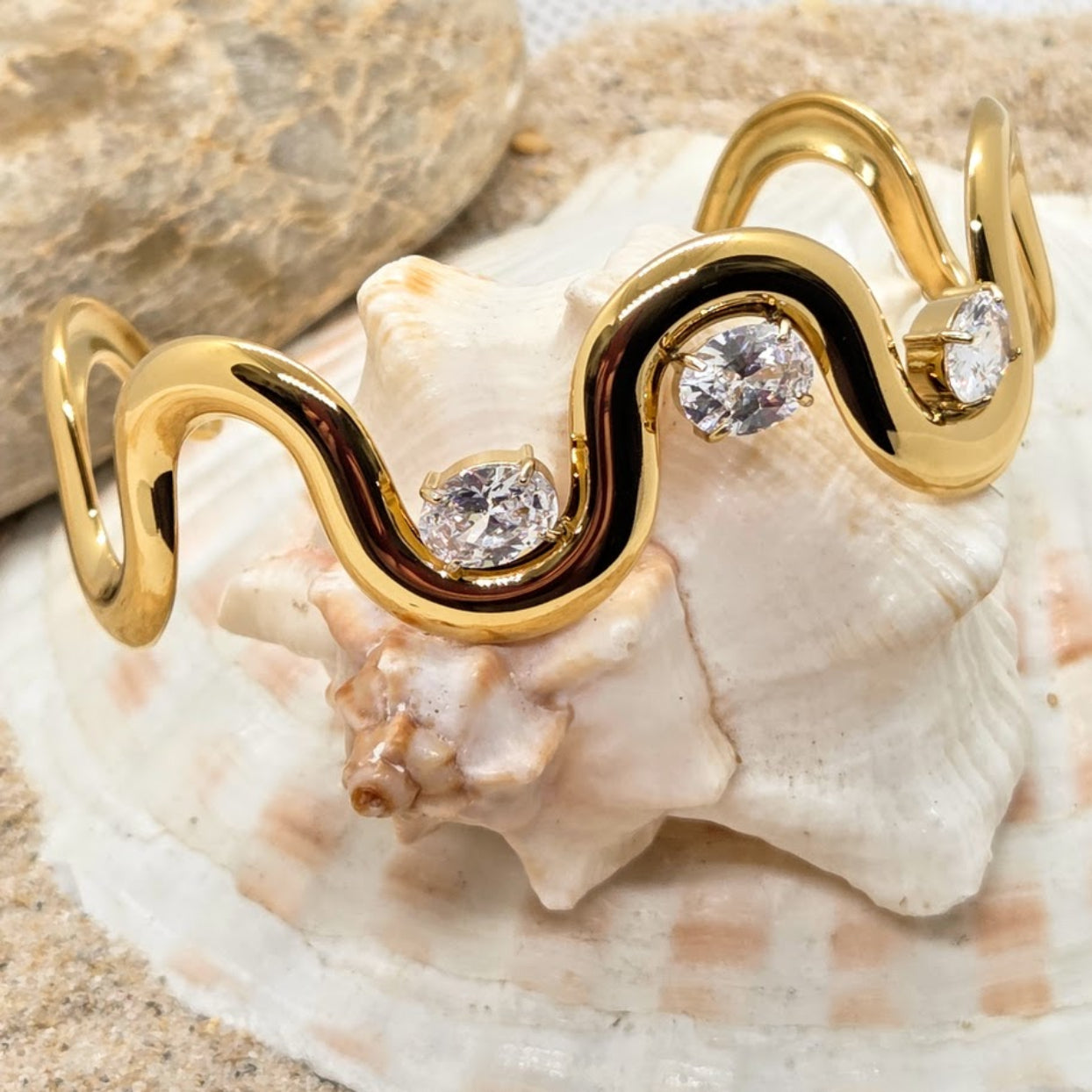 SPARKLE WAVES - 18 CT GOLD WATERPROOF CZ CUFF