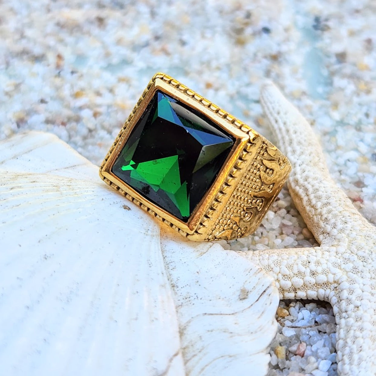 GREEN WAVE WATERPROOF MEN'S EMERALD CRYSTAL 18K GOLD RING