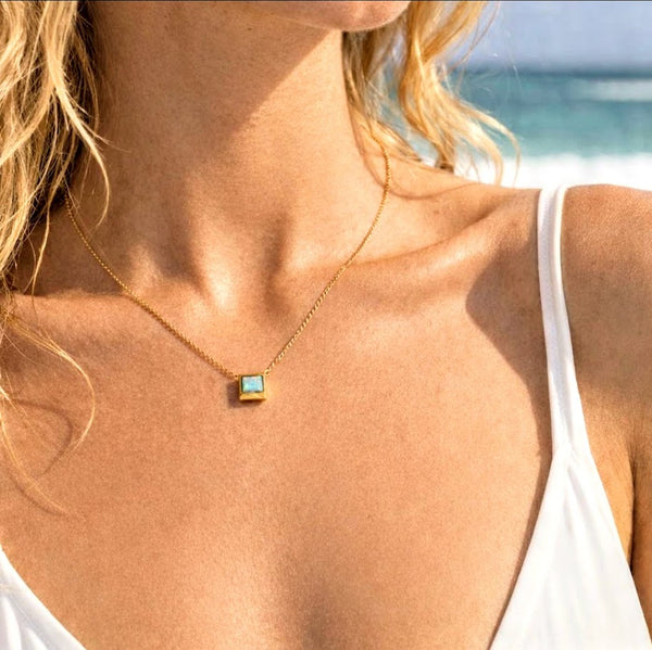 Upala opal waterproof gold necklace close-up
